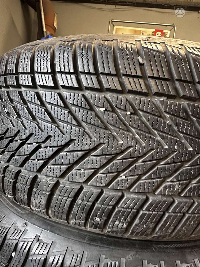 Goodyear, зимние 245/45 R18