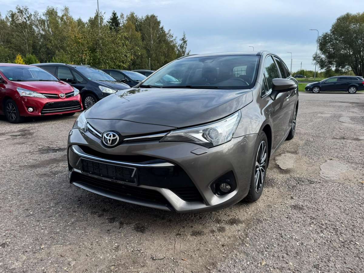 Toyota Avensis - 2
