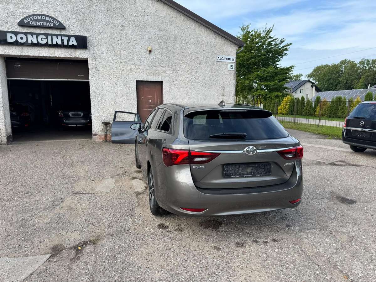 Toyota Avensis - 5