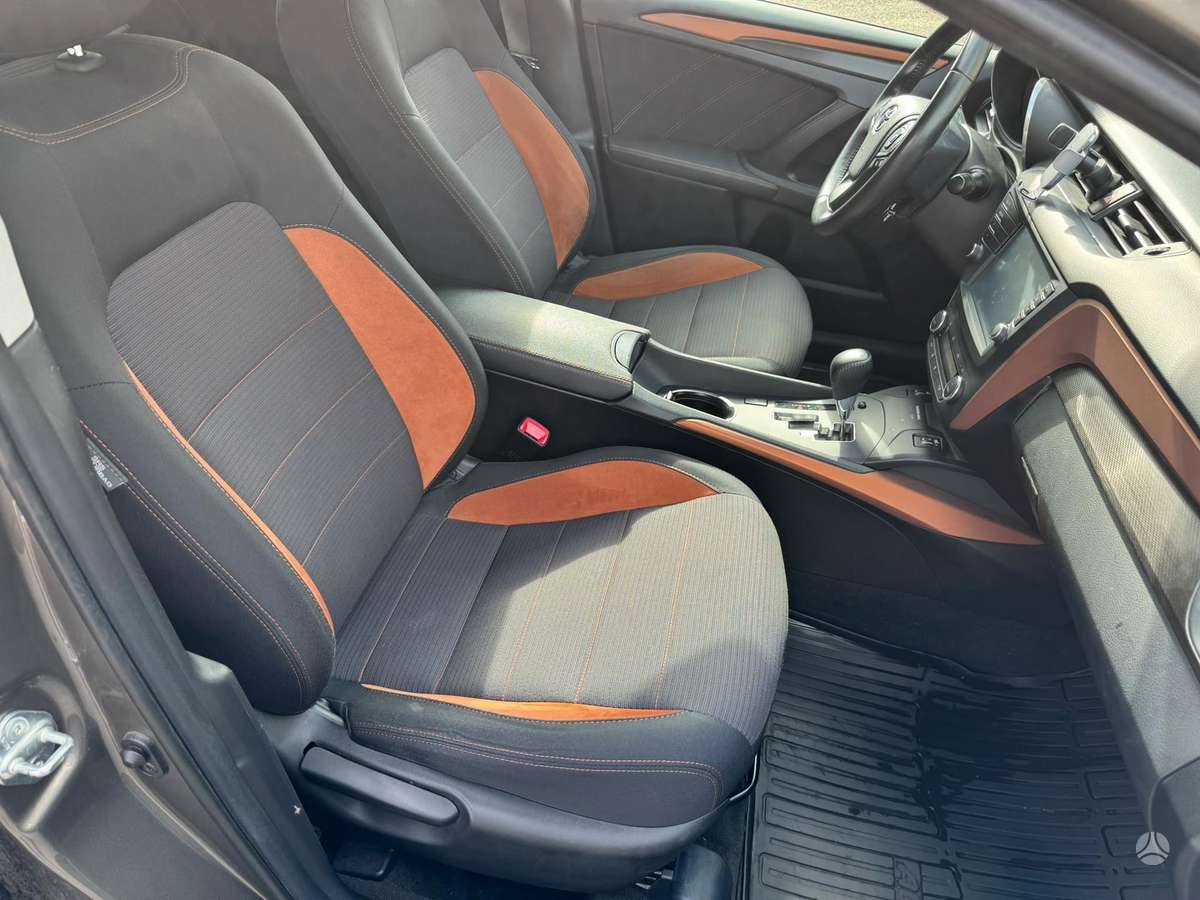 Toyota Avensis - 9