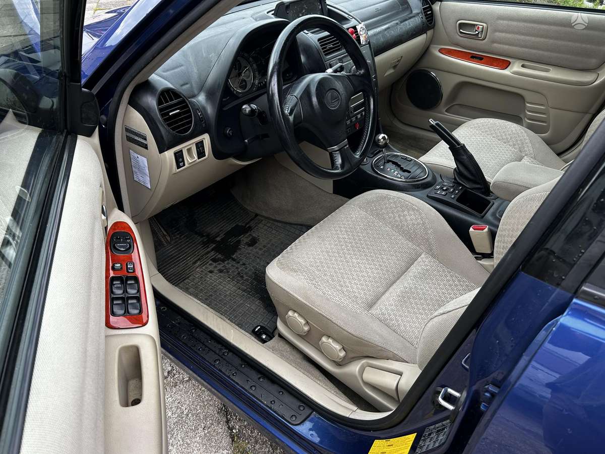 Lexus IS 200, 2.0 l., Седан
