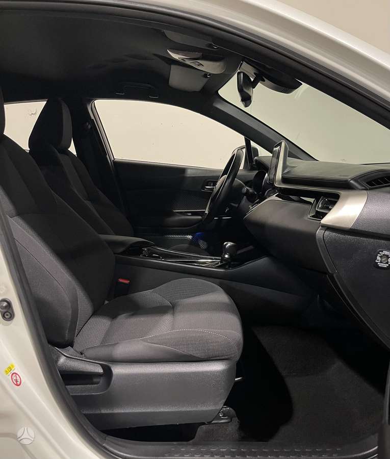 Toyota C-HR - 5