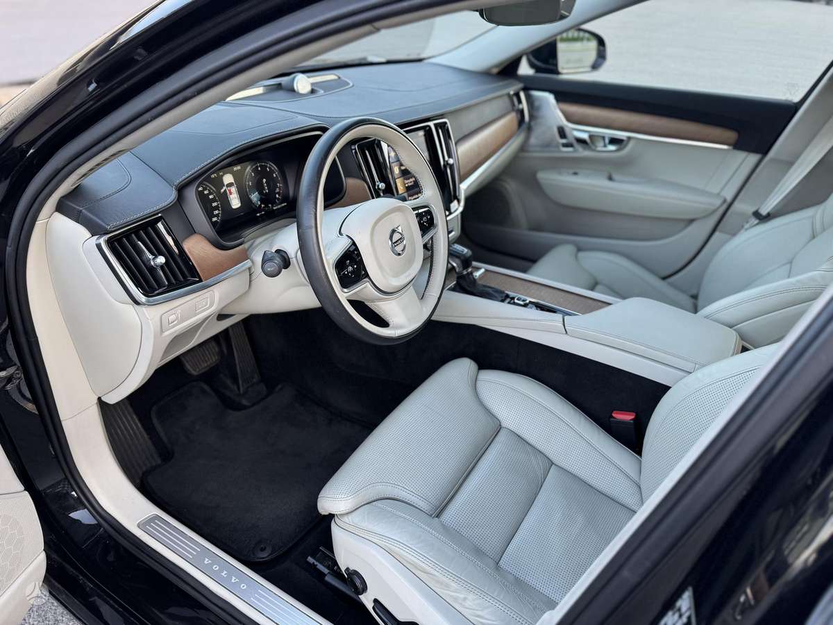 Volvo S90, 2.0 l., Седан
