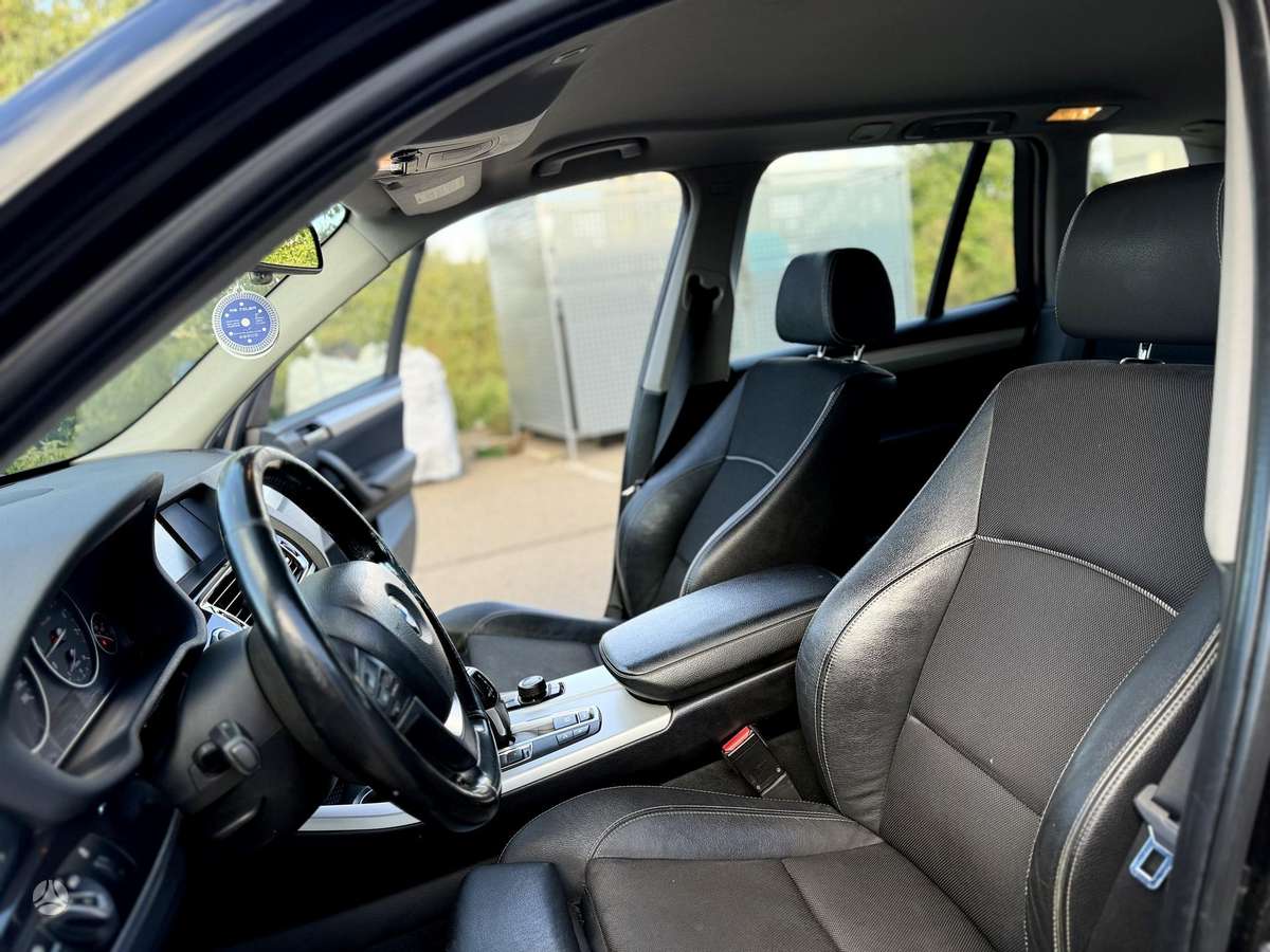 BMW X3, 2.0 l., off-road / crossover