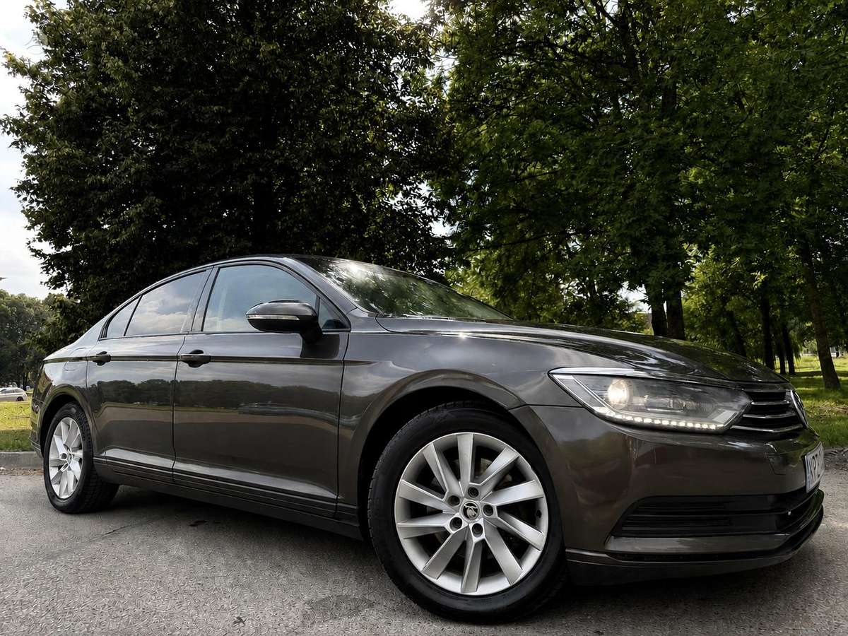 Volkswagen Passat - 2