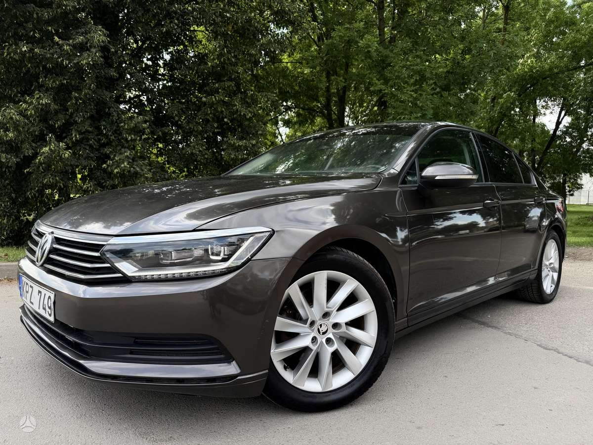 Volkswagen Passat - 11