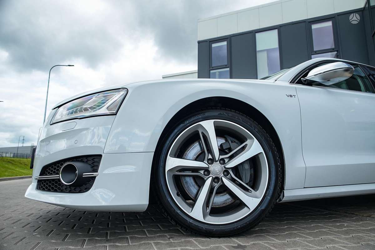 Audi S8, 4.0 l., Седан