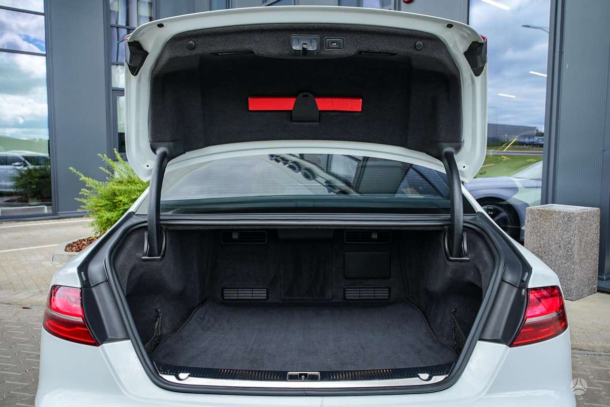 Audi S8, 4.0 l., Седан