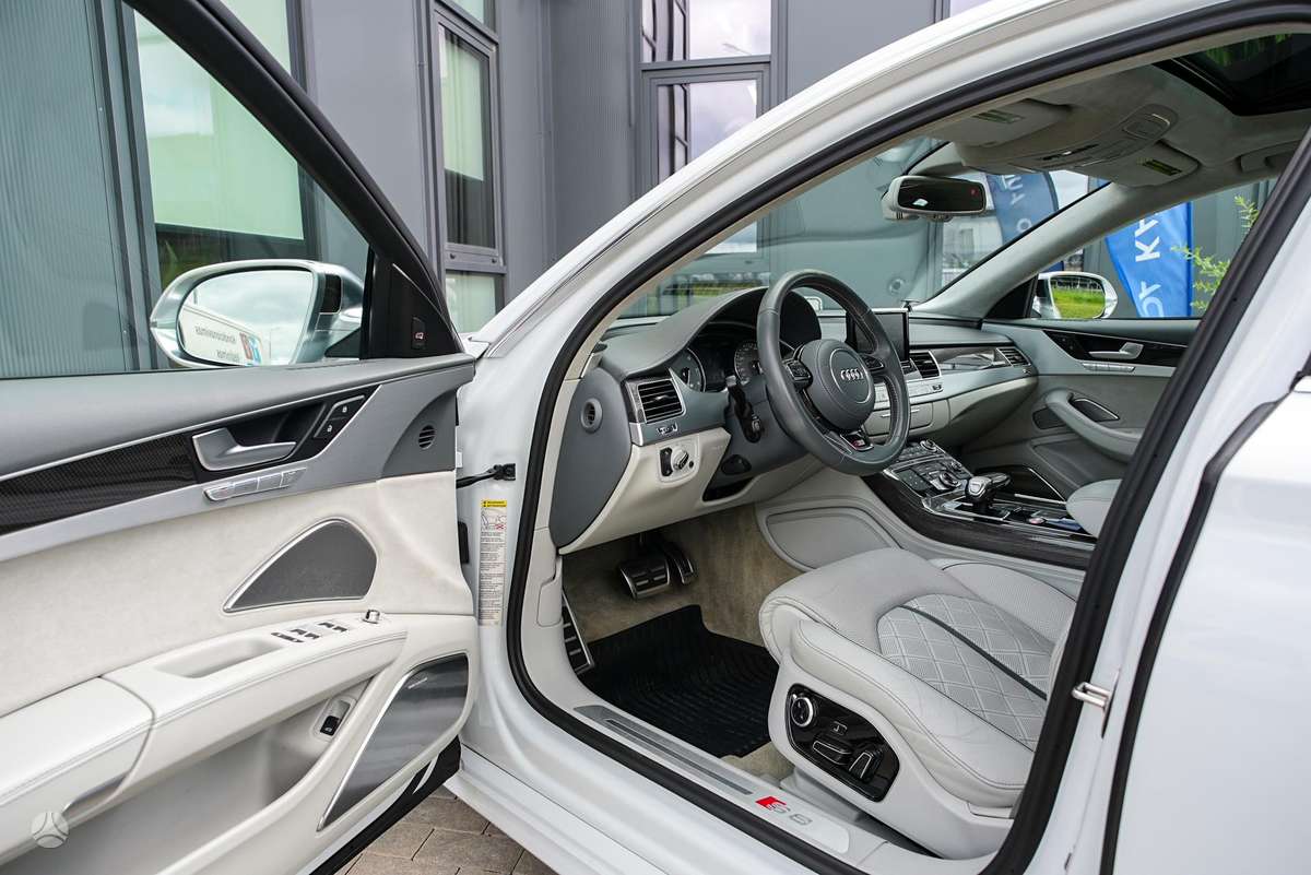 Audi S8, 4.0 l., Седан