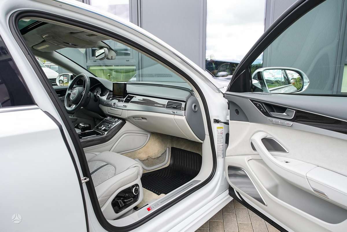 Audi S8, 4.0 l., Седан