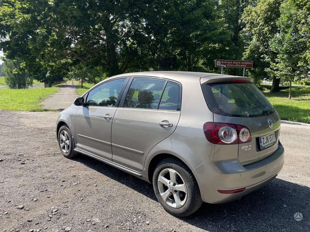 Volkswagen Golf Plus - 9
