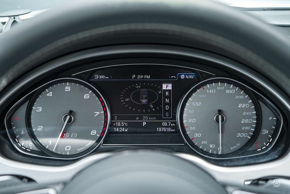 Audi S8, 4.0 l., Седан