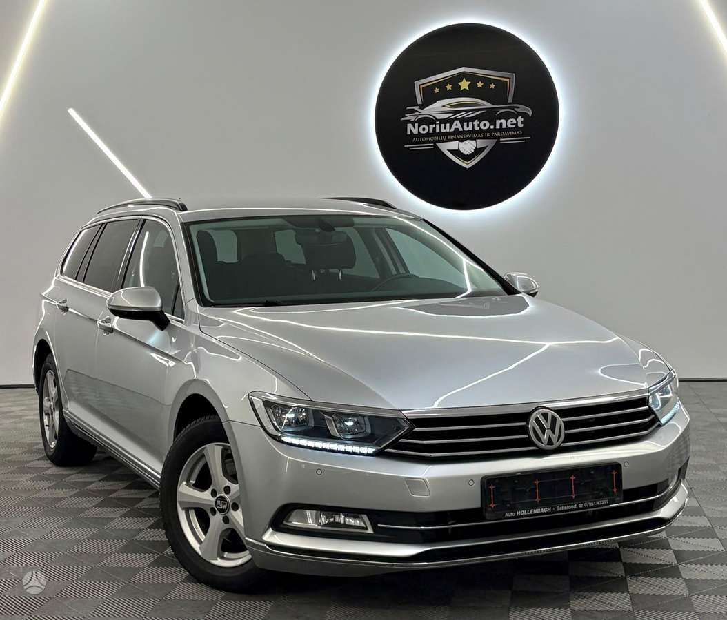 Volkswagen Passat - 1