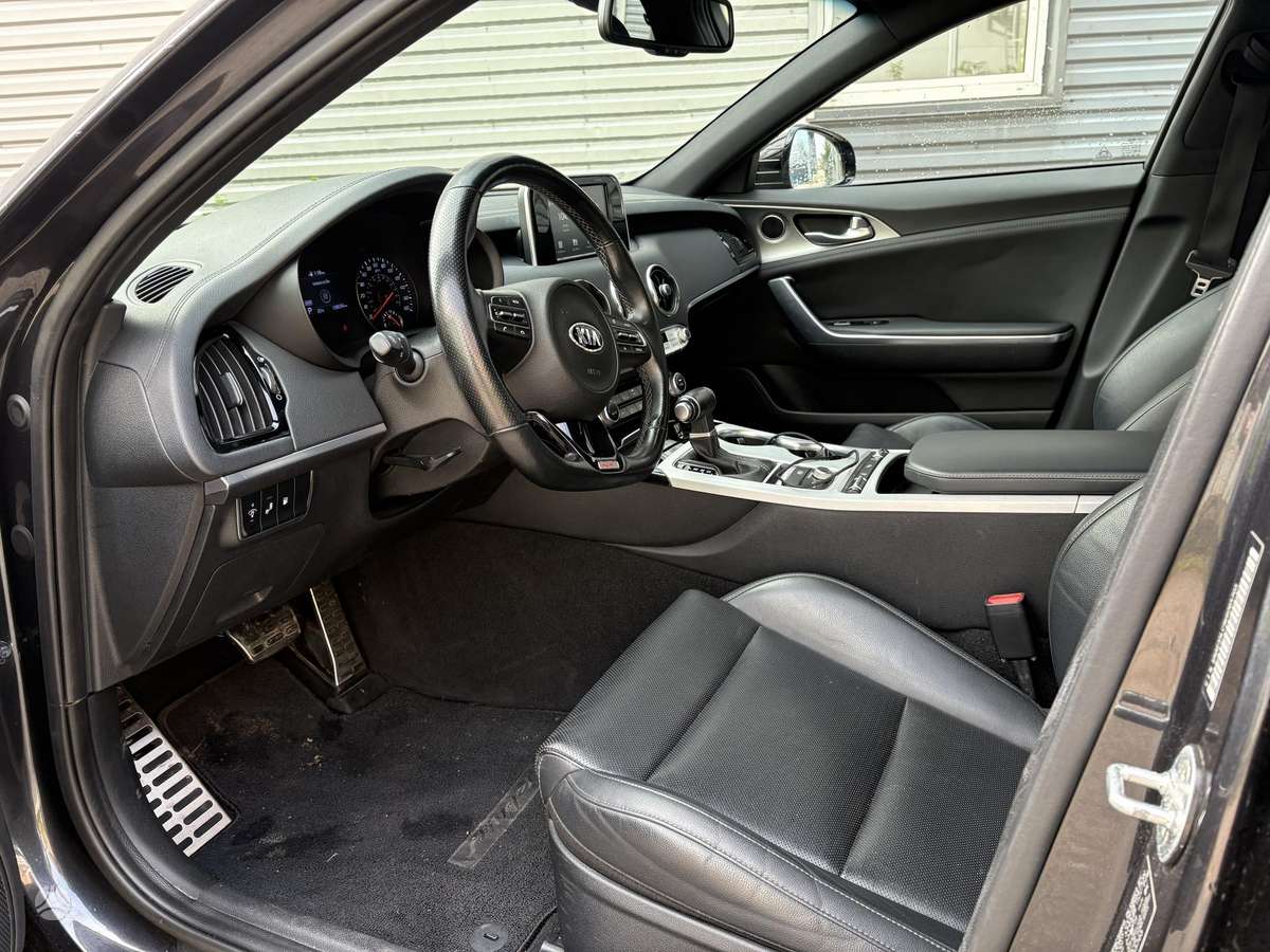 Kia Stinger, 3.3 l., Седан