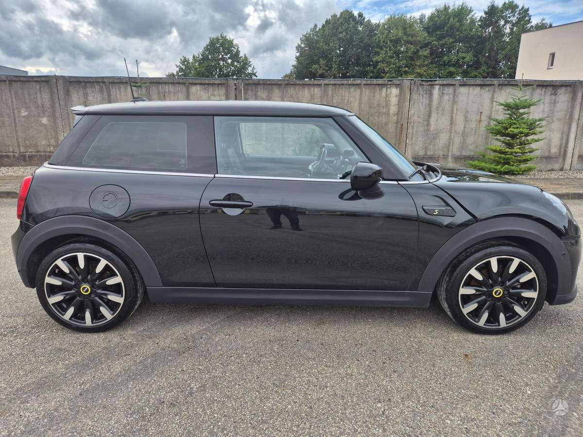 Mini Cooper SE, Хэтчбек