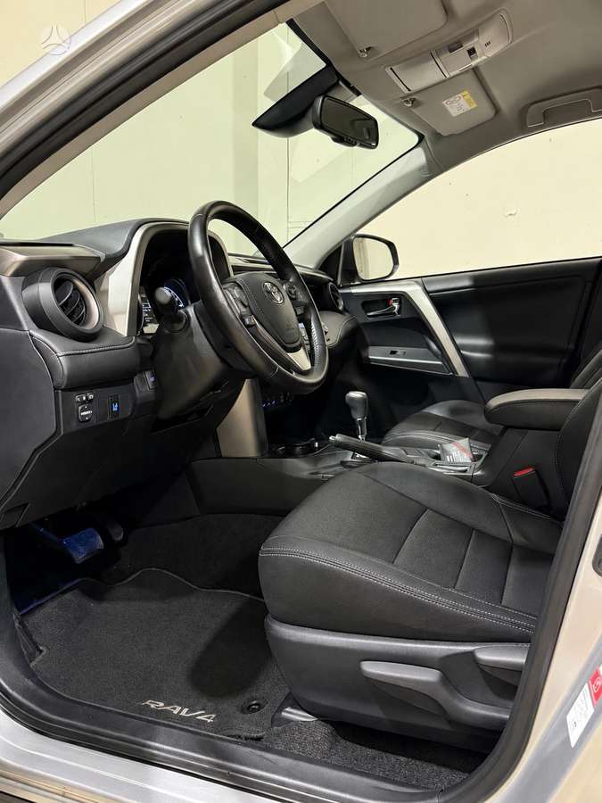 Toyota RAV4 - 5