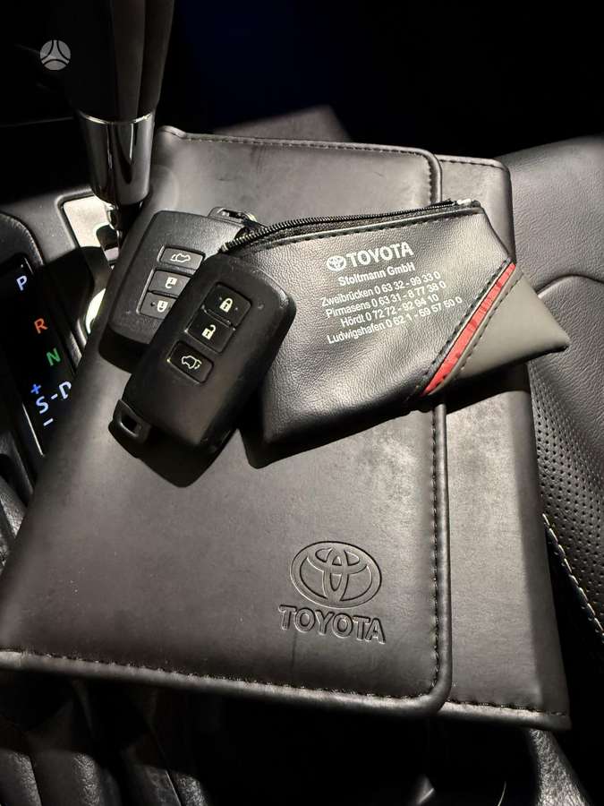 Toyota RAV4 - 7