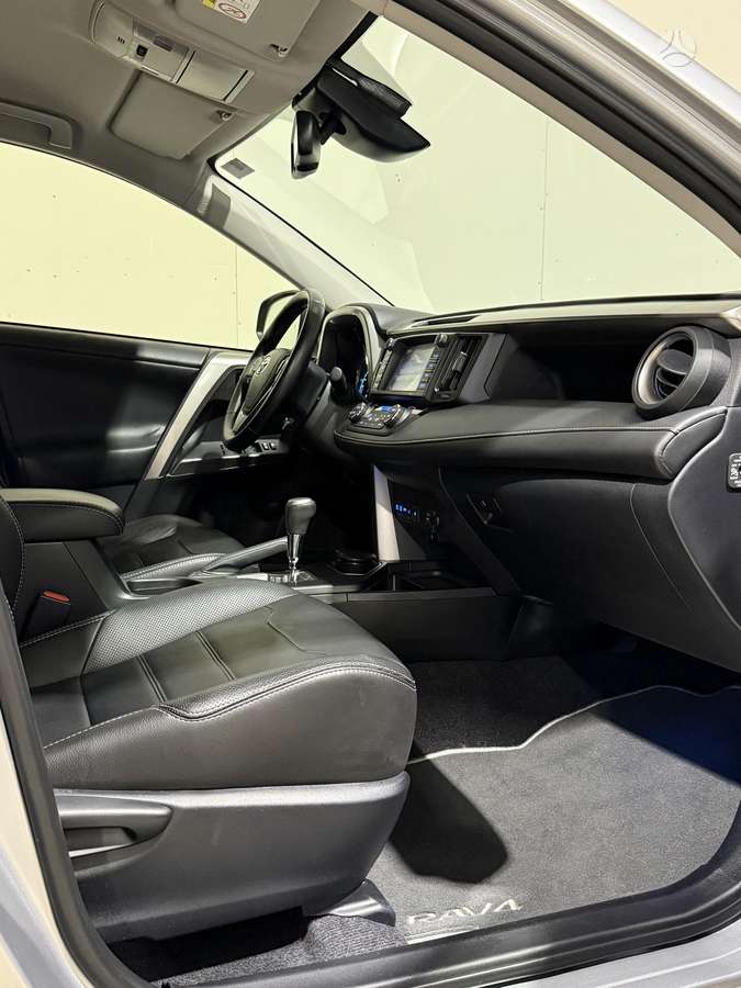 Toyota RAV4 - 11