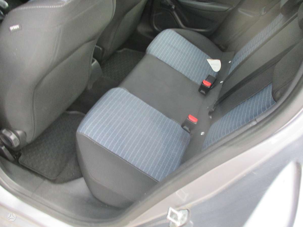 Peugeot 208 - 7
