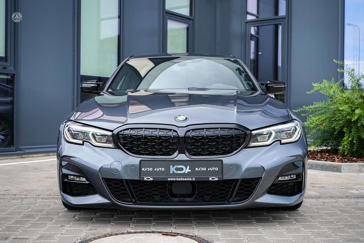 BMW 330, 3.0 l., Седан