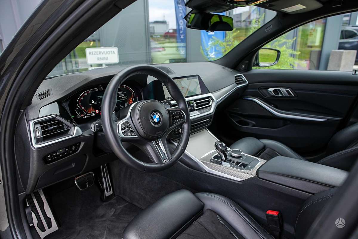 BMW 330, 3.0 l., Седан