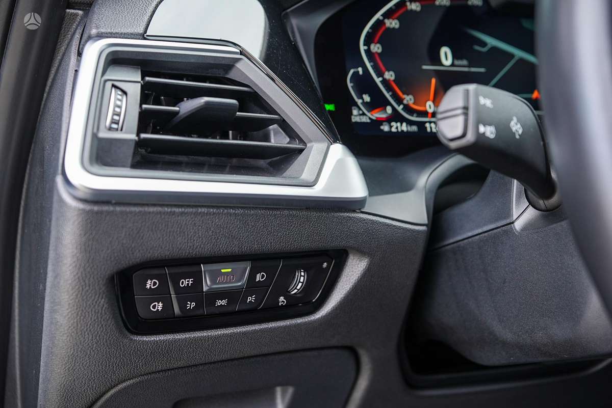 BMW 330, 3.0 l., Седан