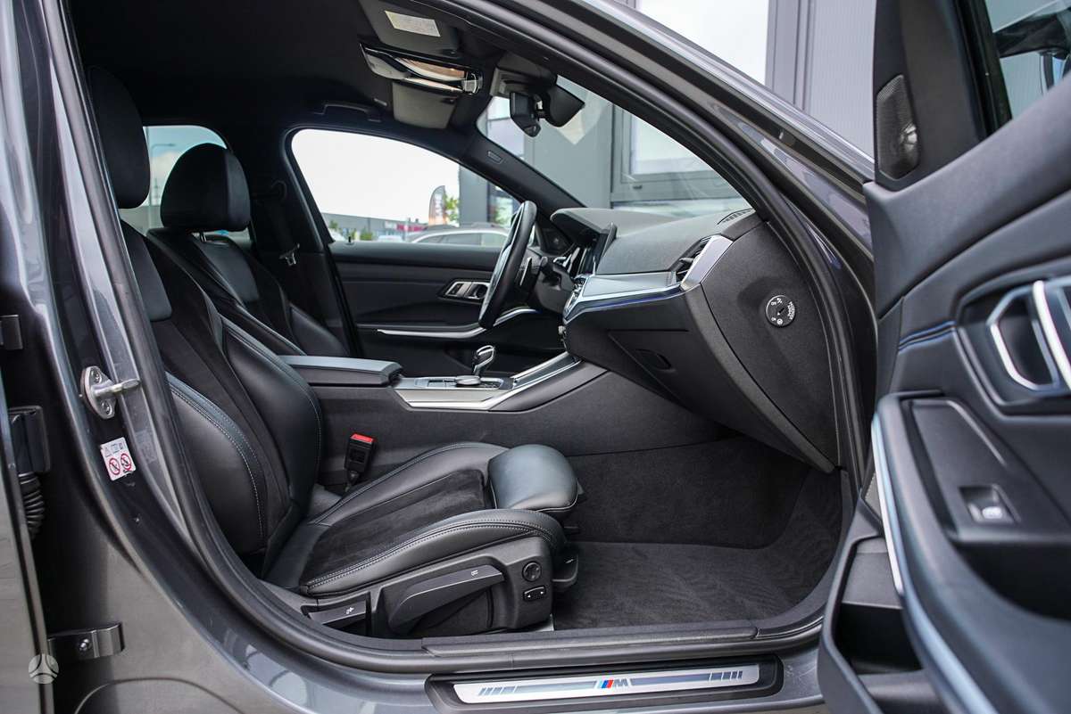 BMW 330, 3.0 l., Седан