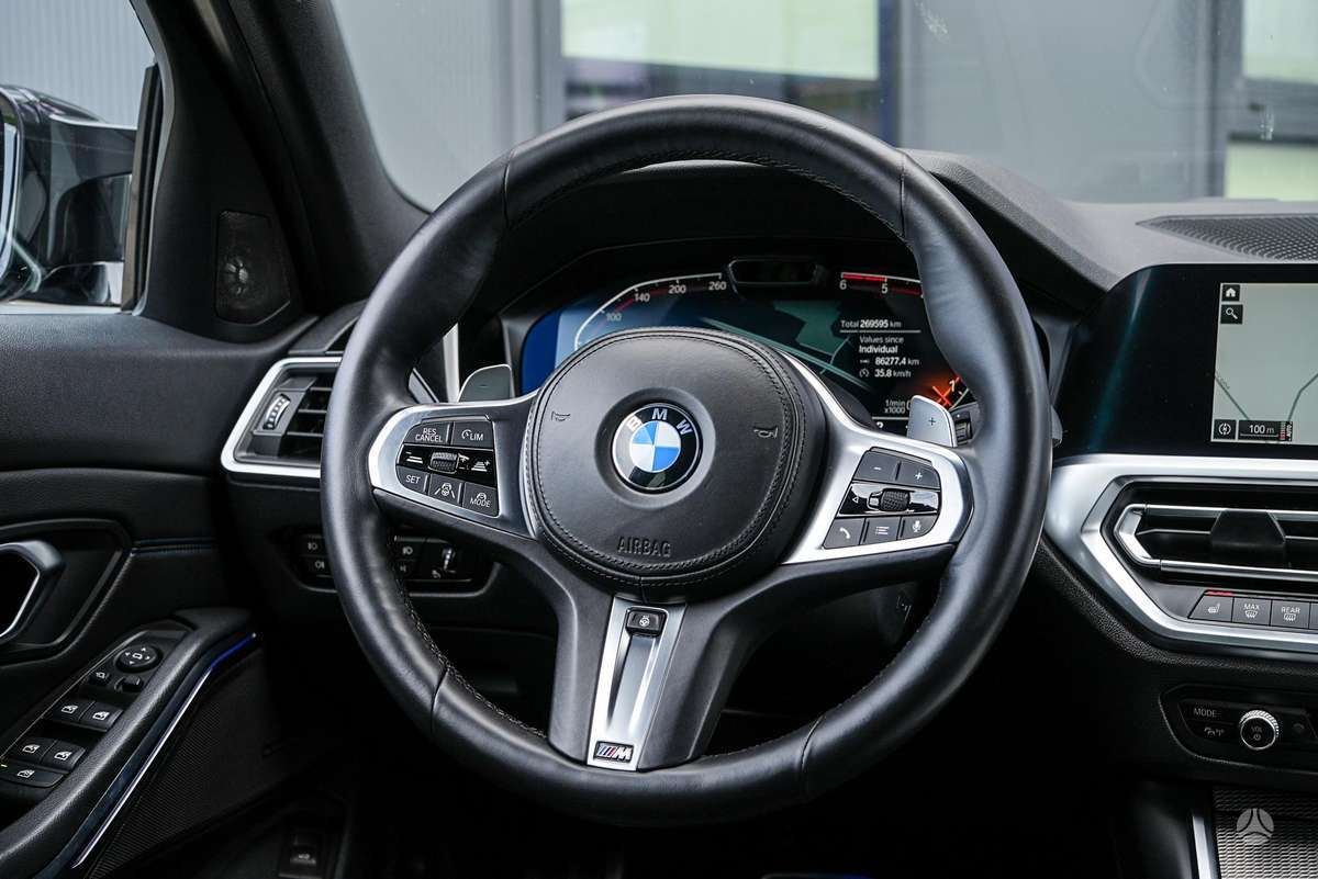 BMW 330, 3.0 l., Седан