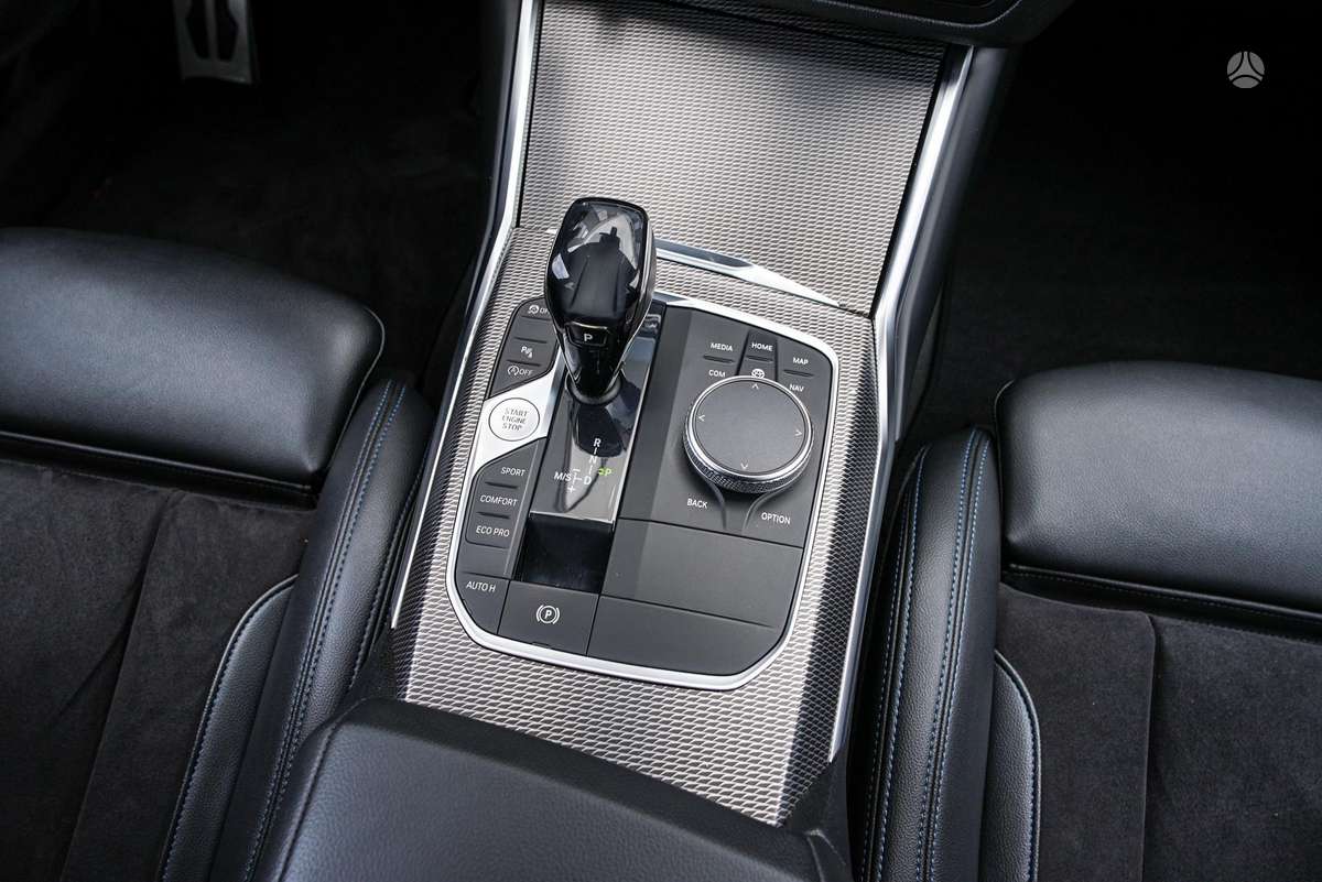 BMW 330, 3.0 l., Седан