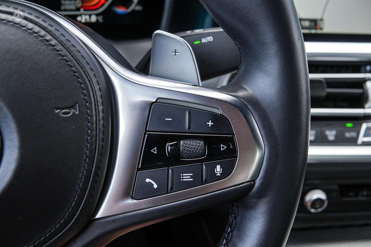 BMW 330, 3.0 l., Седан