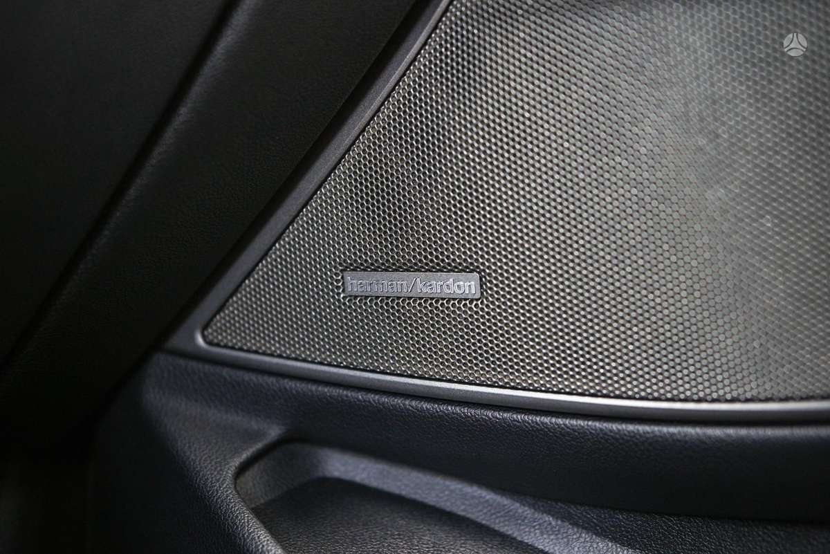 BMW 330, 3.0 l., Седан