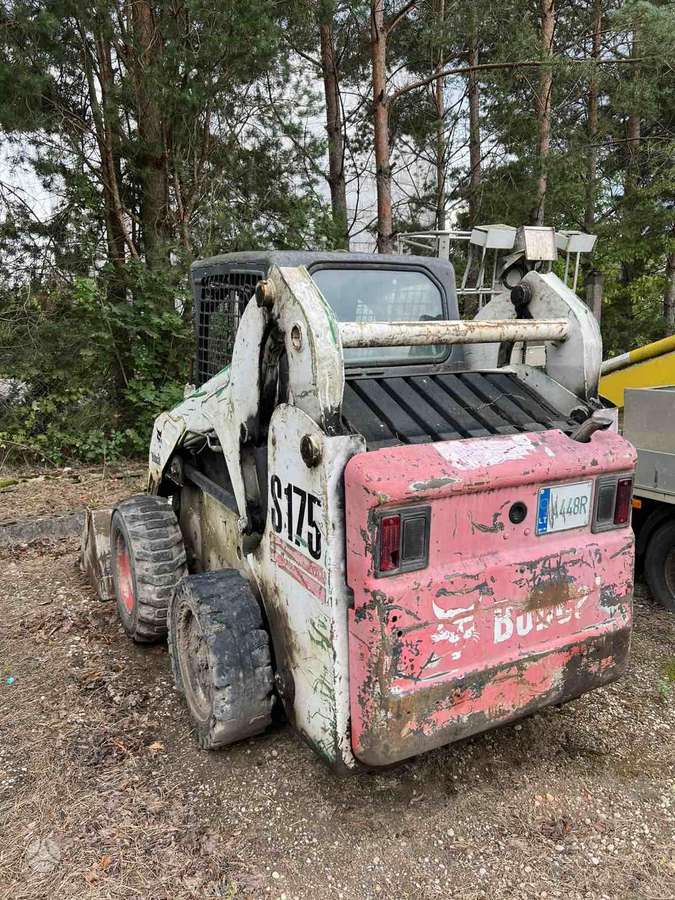 Bobcat S175, frontaliniai krautuvai