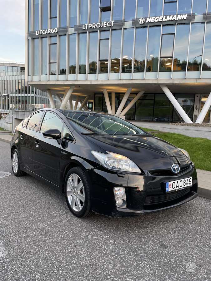 Toyota Prius - 3