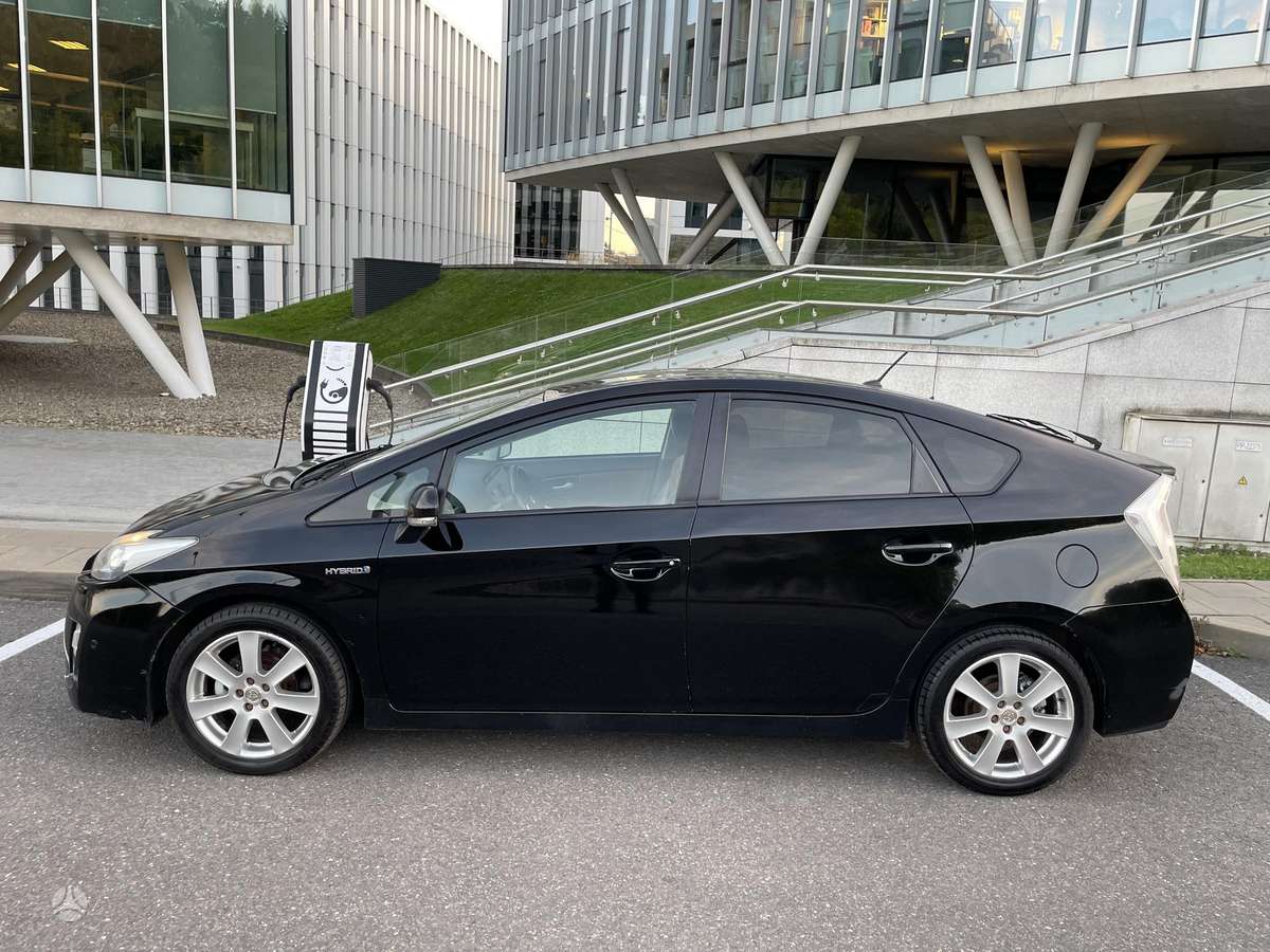 Toyota Prius - 5