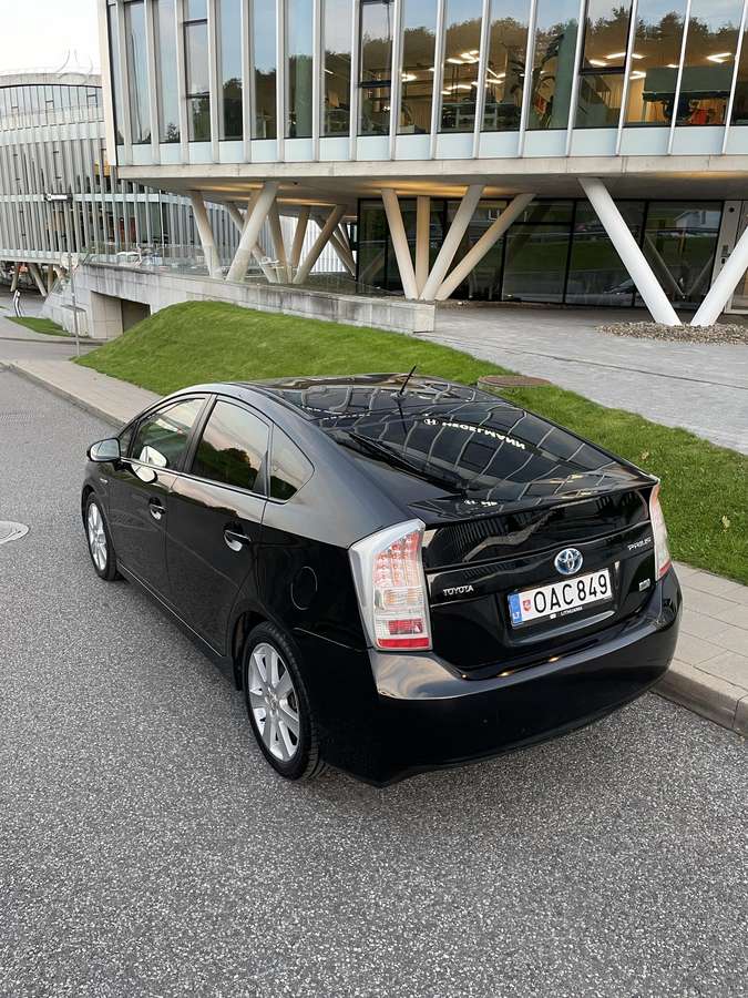 Toyota Prius - 8