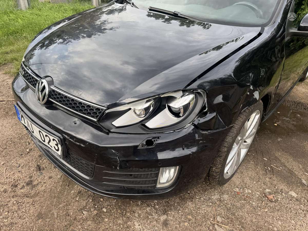 Volkswagen Golf - 2