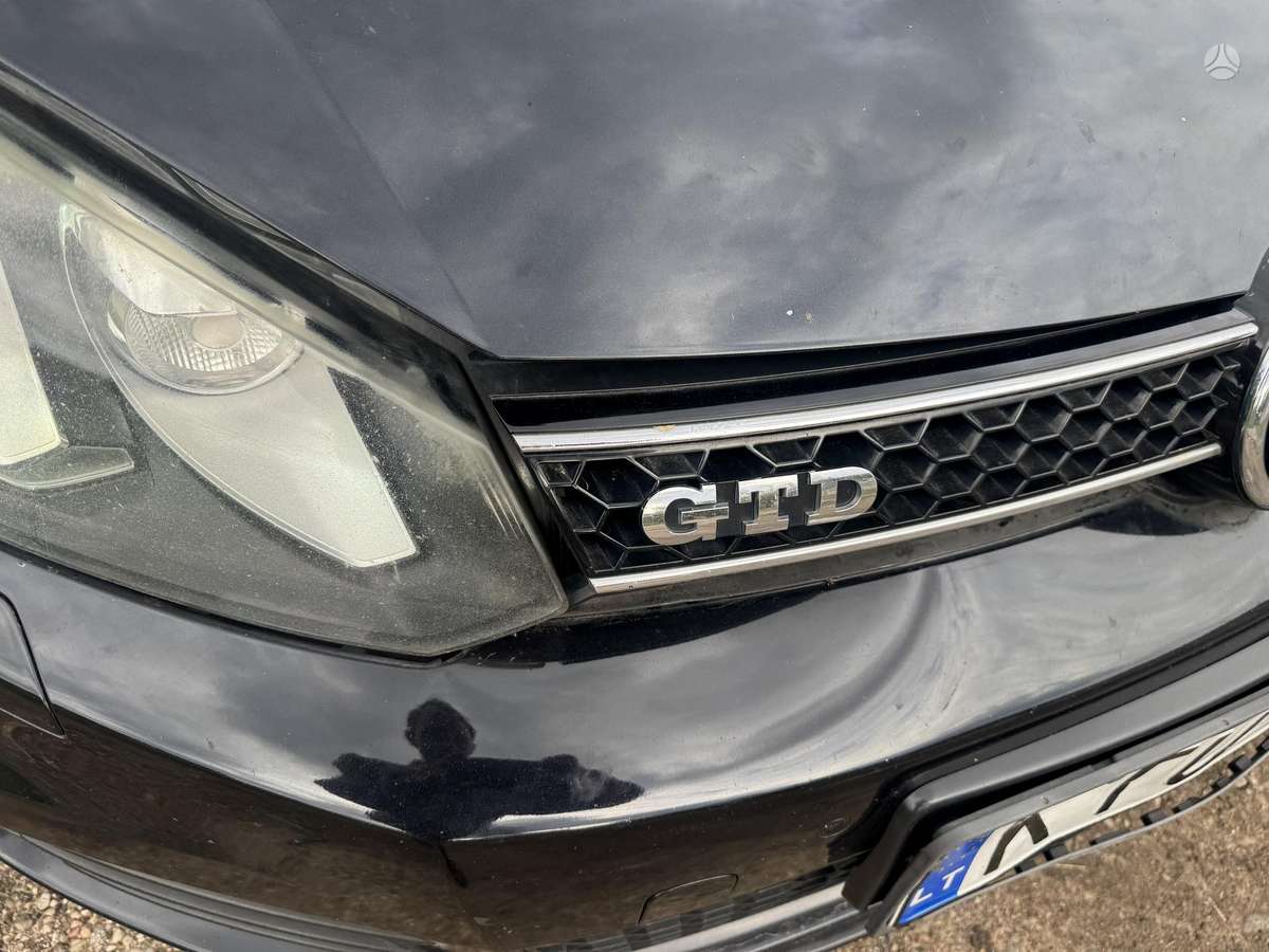 Volkswagen Golf - 5