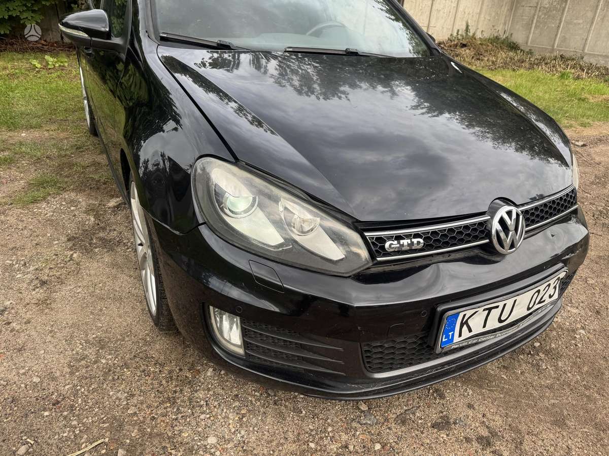 Volkswagen Golf - 6