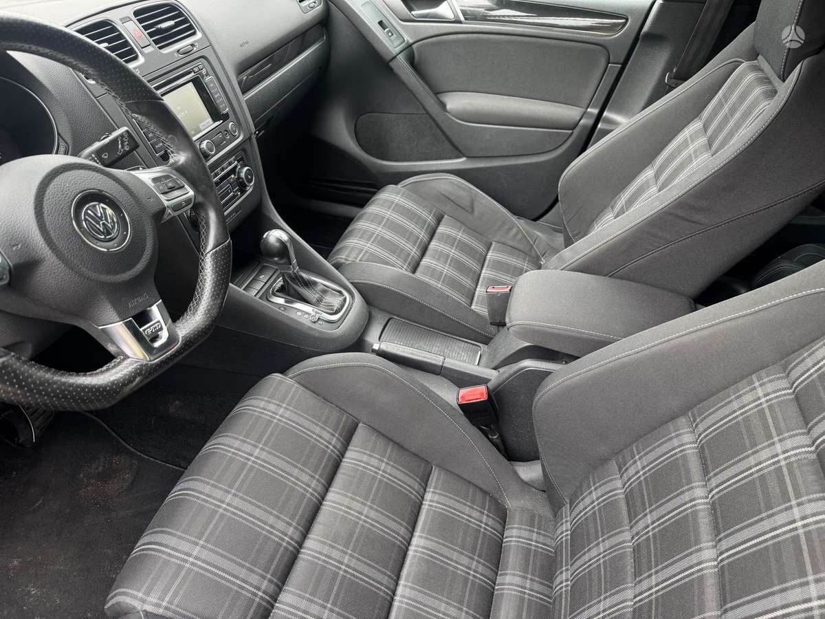 Volkswagen Golf - 11