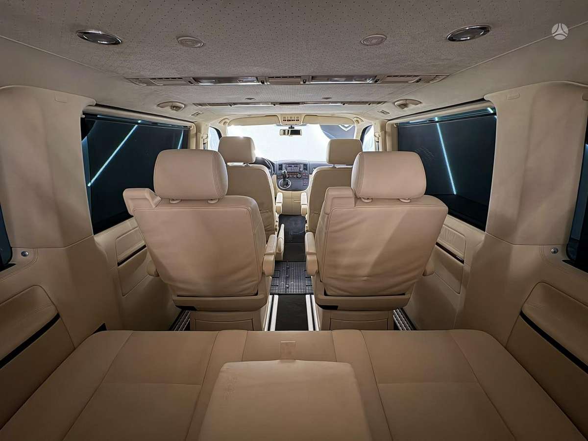 Volkswagen Multivan - 10