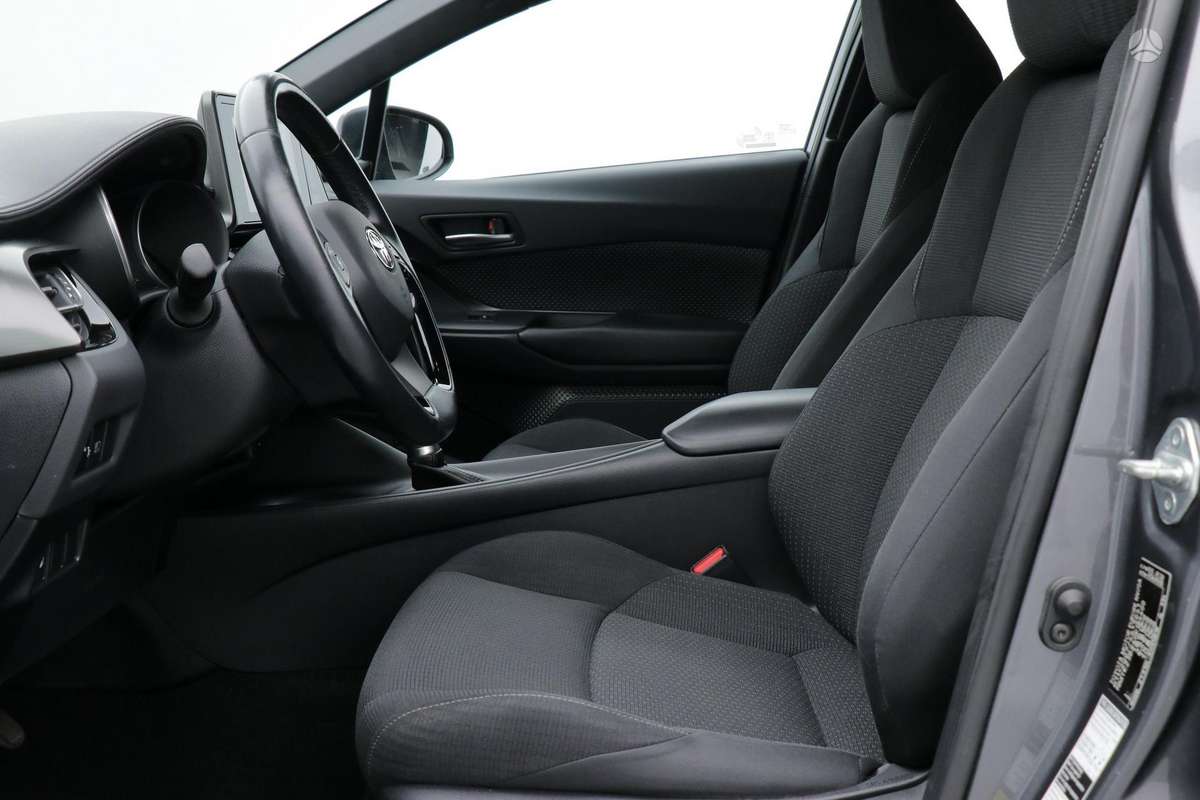 Toyota C-HR - 12