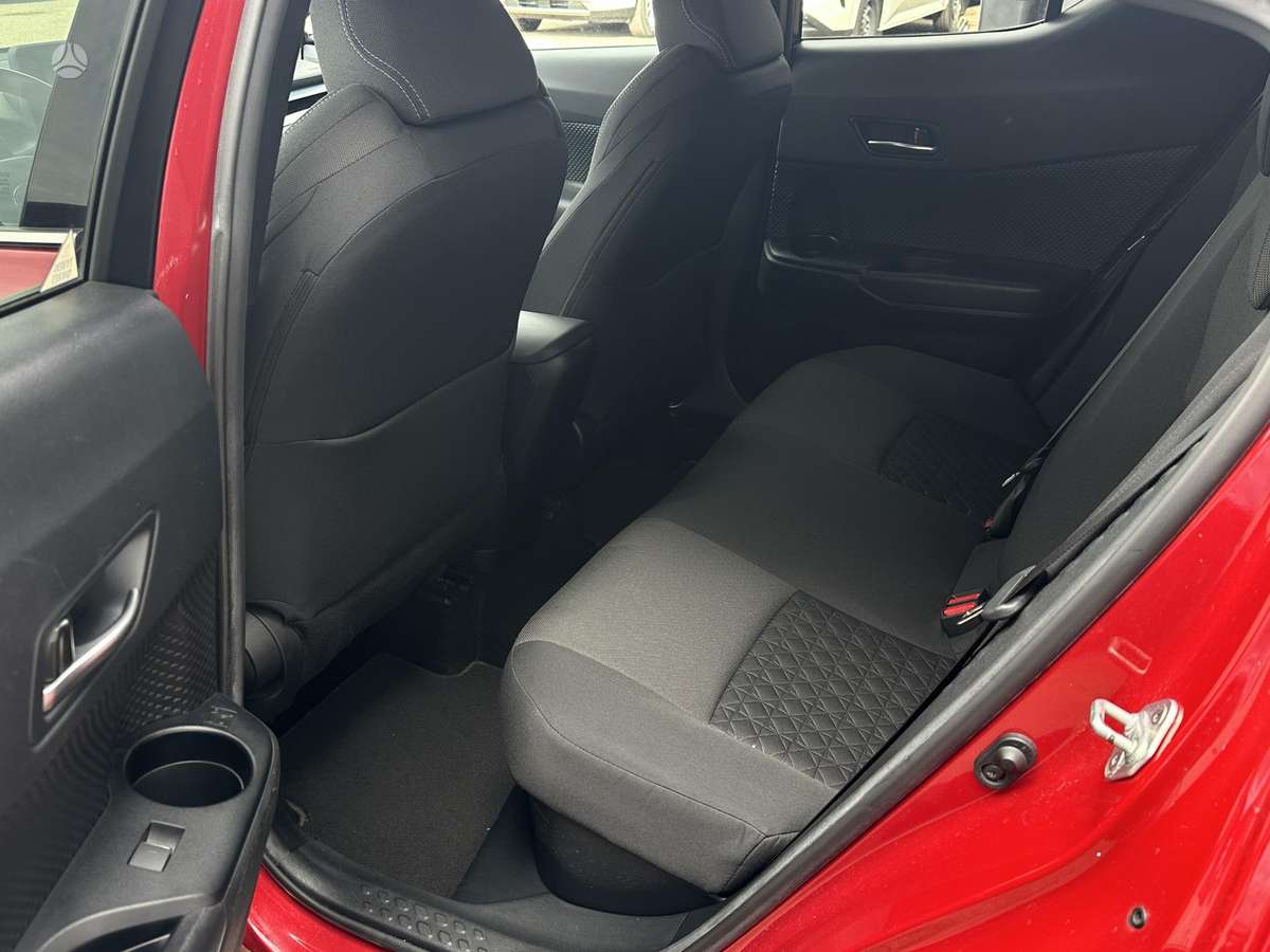 Toyota C-HR - 10