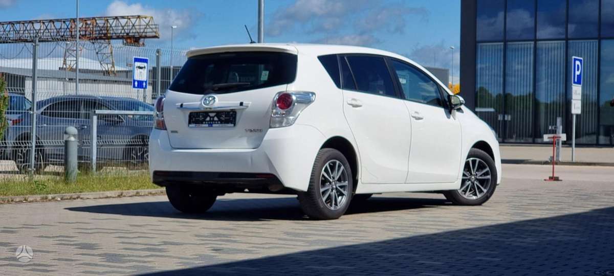Toyota Verso - 4