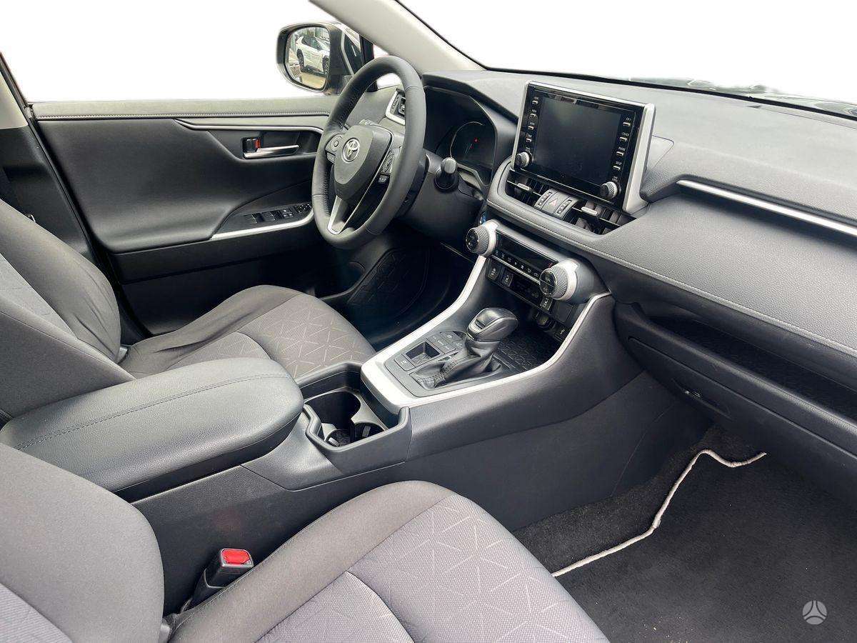 Toyota RAV4 - 6