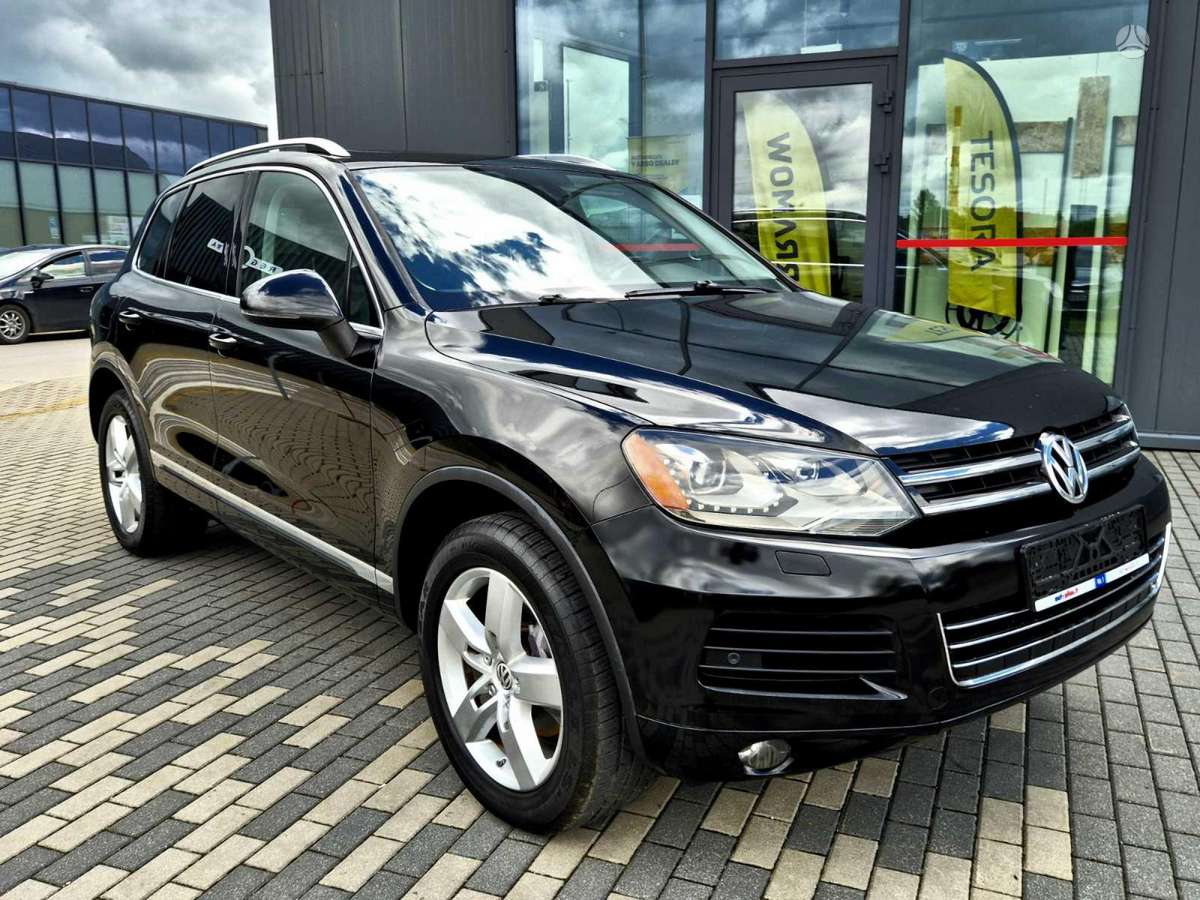 Volkswagen Touareg - 1