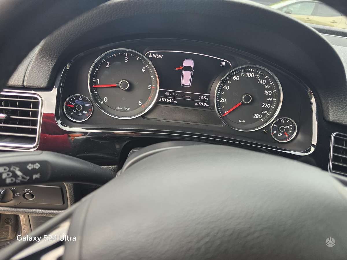 Volkswagen Touareg - 11