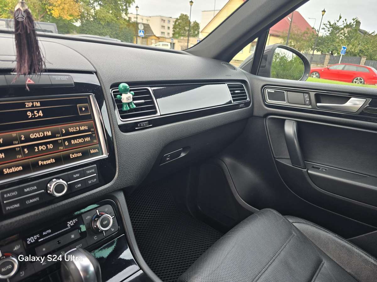 Volkswagen Touareg - 12