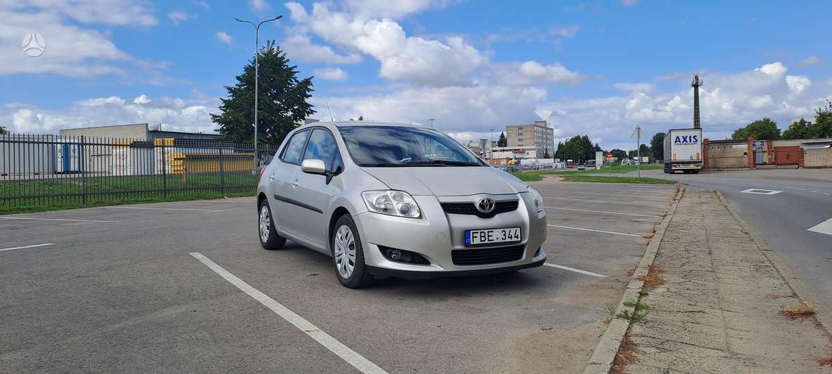 Toyota Auris - 1