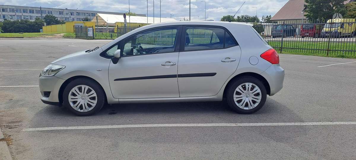 Toyota Auris - 2