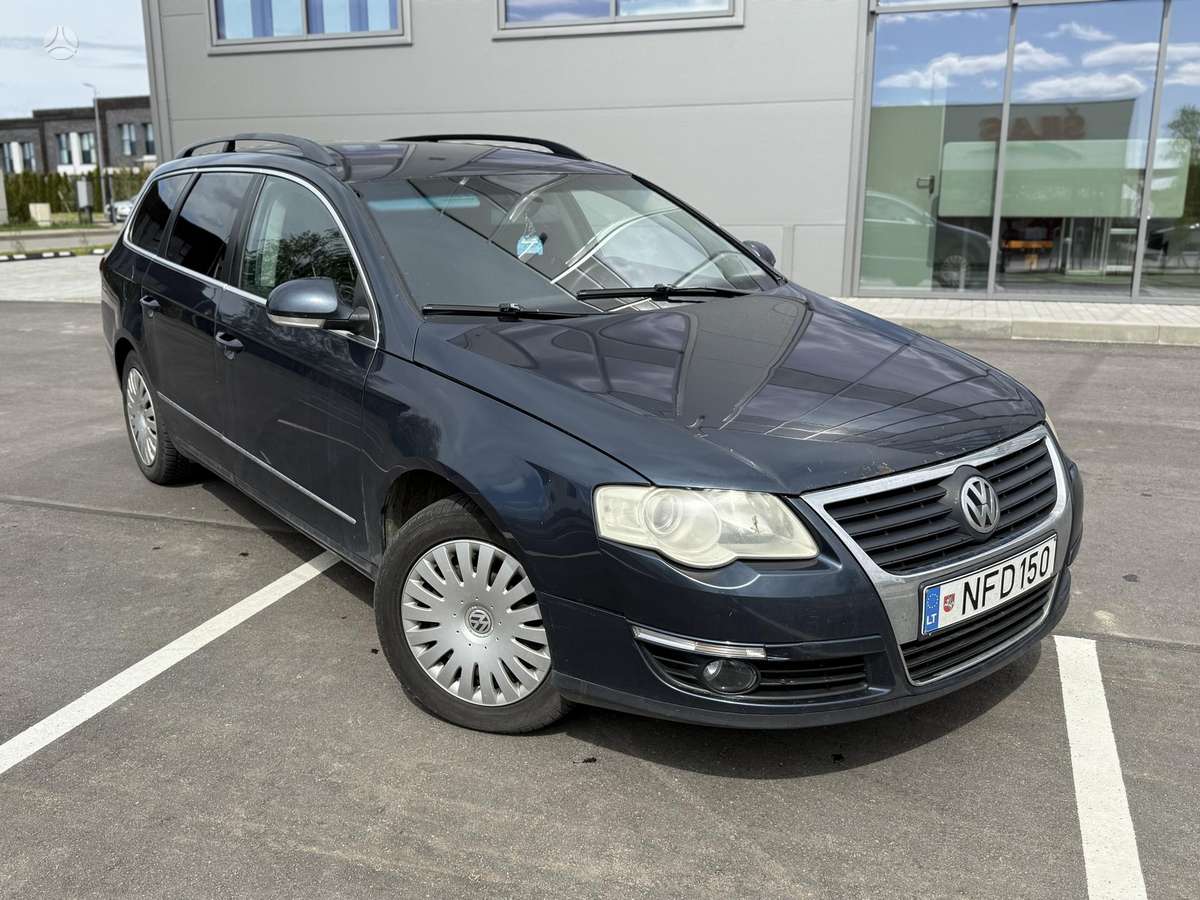 Volkswagen Passat - 1